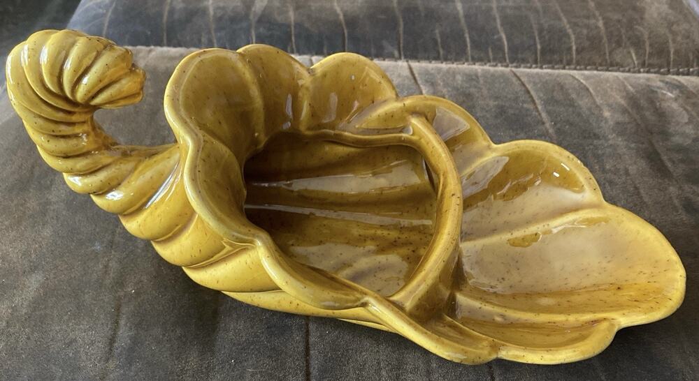 Vintage Royal Haeger Cornucopia Horn of Plenty Planter Mid-Century READ